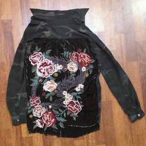 Johnny Was 100% silk embroidered shirt, size XS